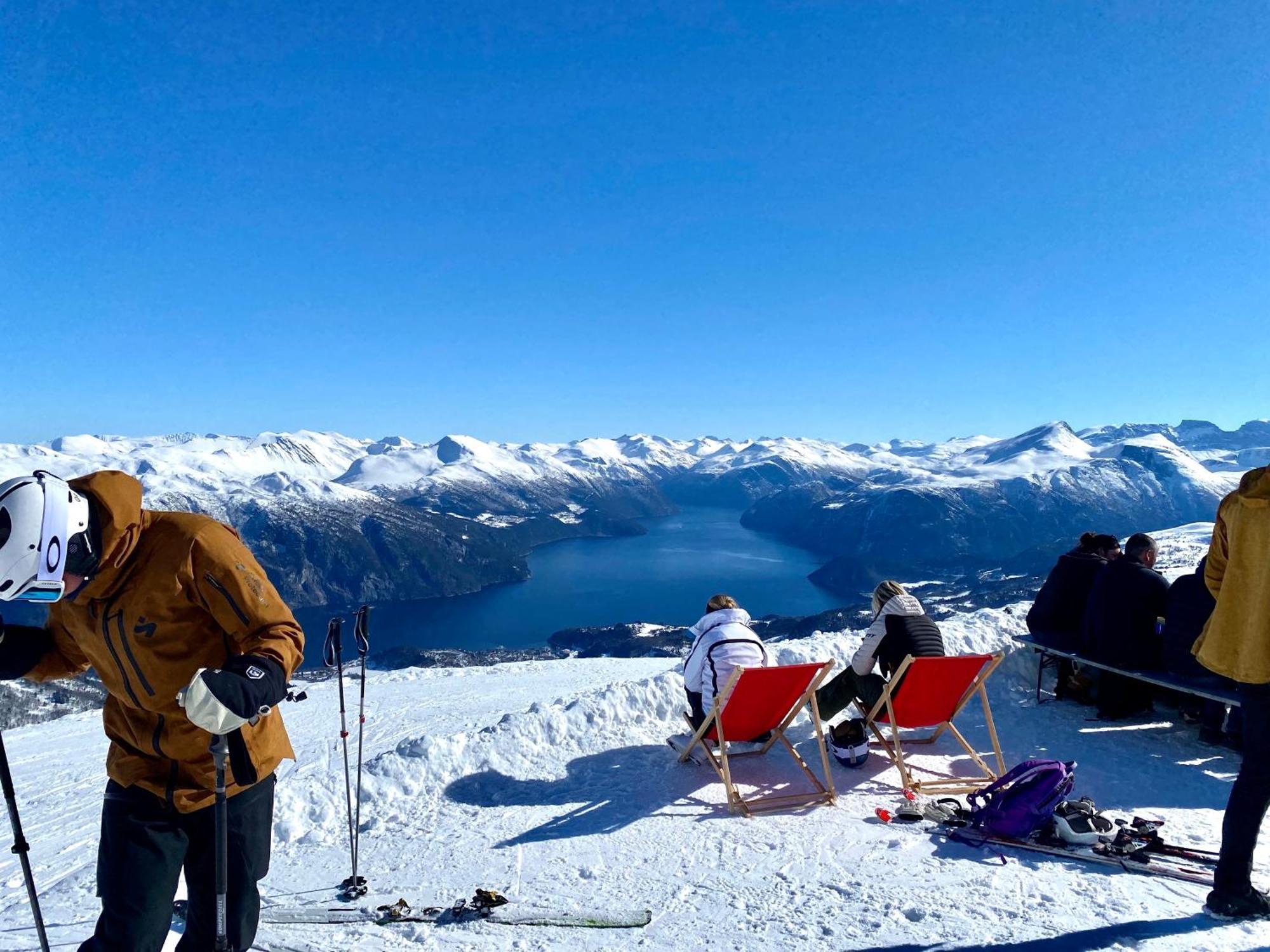Central Mountain Penthouse Getaway, Strandafjellet Apartment Stranda  Bagian luar foto