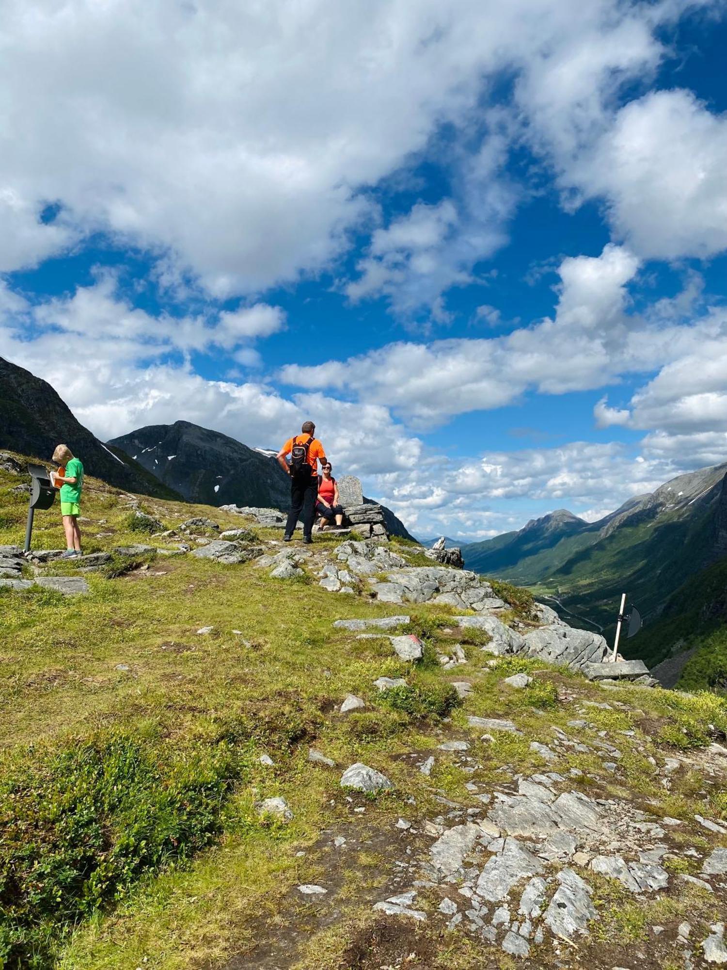 Central Mountain Penthouse Getaway, Strandafjellet Apartment Stranda  Bagian luar foto